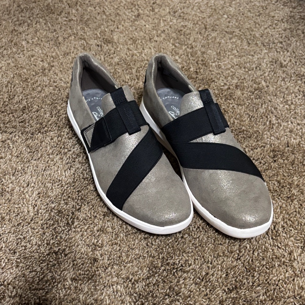 Clarks Women's Gray and Black Slip-On Sneakers